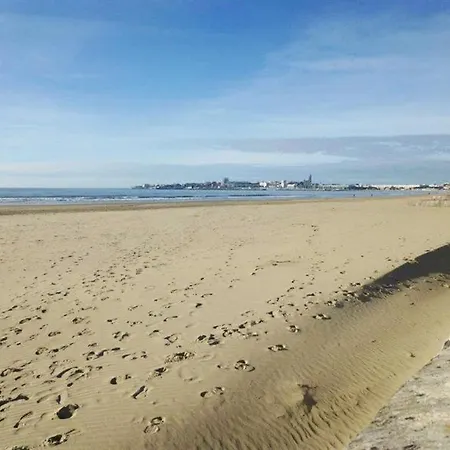 House - Parc De : Maison Au Calme Proximite Commerce Et Plage *